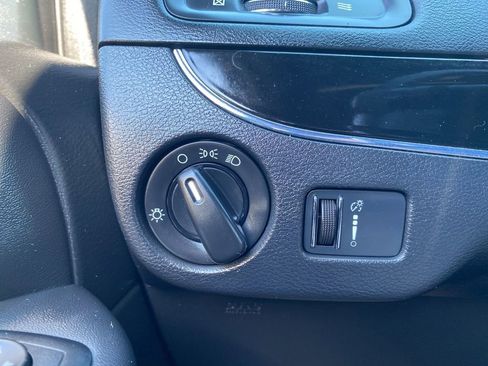 Used 2014 Dodge Grand Caravan SE FWD image 22