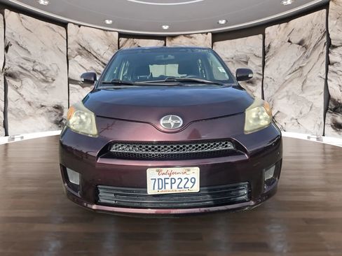 Used 2013 Scion xD image 2