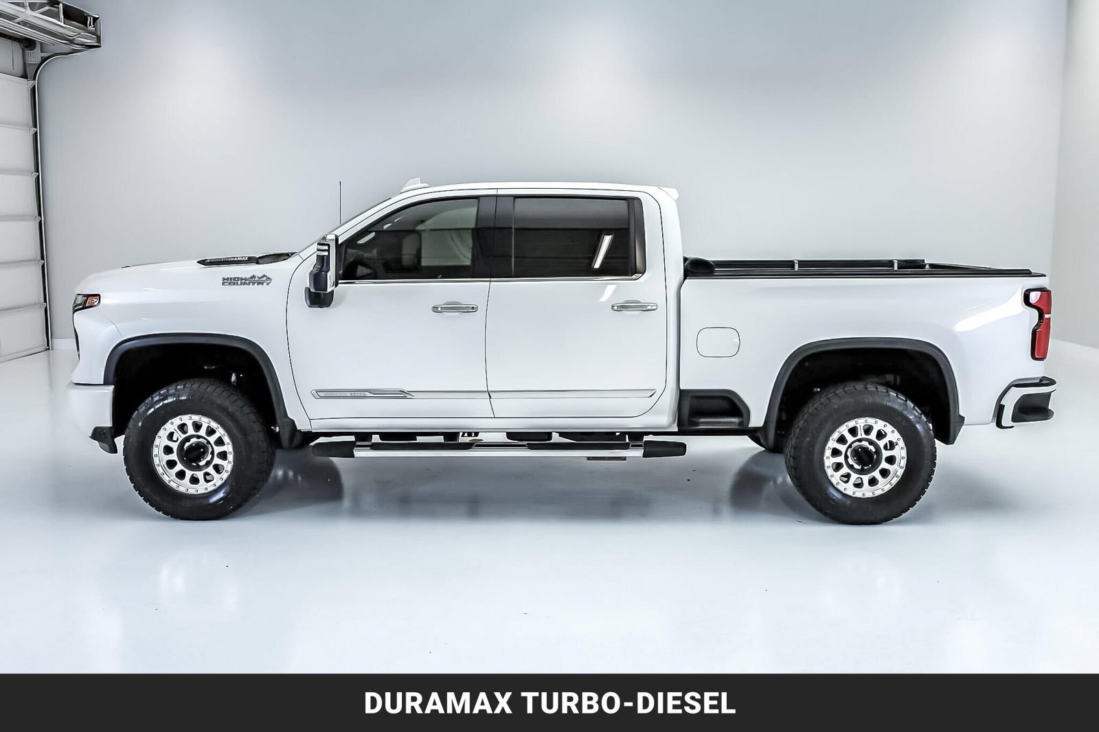 Used 2024 Chevrolet Silverado 2500 High Country w/ Max Trailering Package AWD/4WD image 5