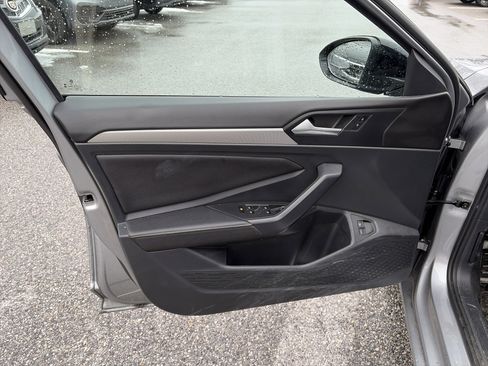 Used 2023 Volkswagen Jetta Sport image 8