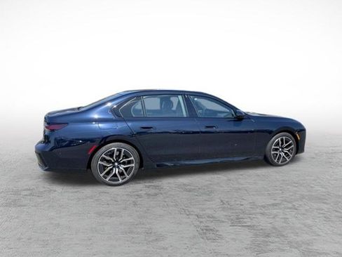 Used 2025 BMW 740i xDrive AWD/4WD image 7