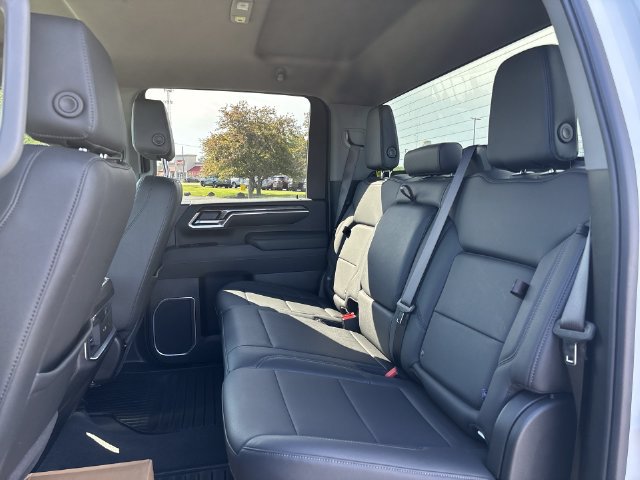 Used 2026 Chevrolet Silverado 2500 LTZ w/ LTZ Convenience Package AWD/4WD image 18