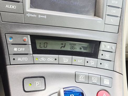 Used 2012 Toyota Prius Three image 25