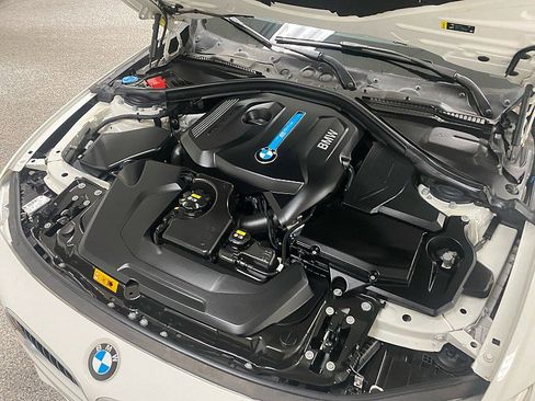 Used 2018 BMW 330e image 18