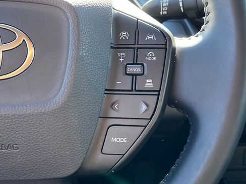 Used 2025 Toyota Prius LE image 17