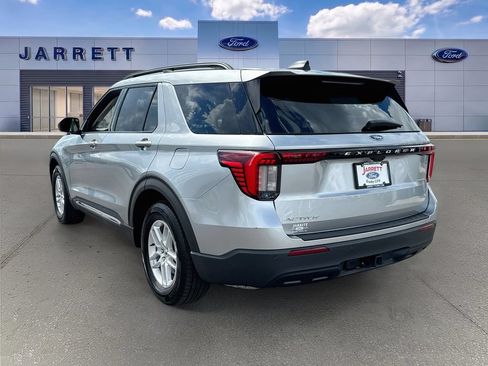 Certified 2025 Ford Explorer Active RWD image 5