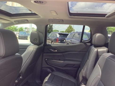 Used 2023 GMC Acadia SLT w/ Preferred Package AWD/4WD image 24