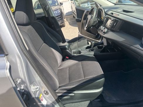 Used 2017 Toyota RAV4 LE w/ Carpet Mat Package AWD/4WD image 34
