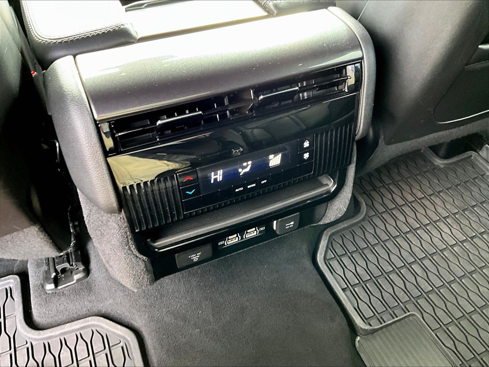 Used 2024 Jeep Wagoneer 4WD image 10