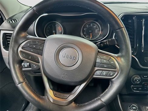 Used 2021 Jeep Cherokee Limited image 18