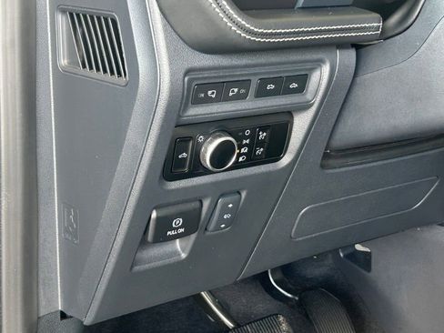 Used 2023 Ford F150 Lightning Platinum image 40