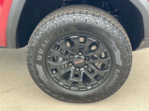 New 2026 GMC Canyon Elevation w/ LPO, Black Badging Package RWD image 34