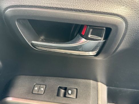 Certified 2018 Toyota Tacoma Limited AWD/4WD image 23