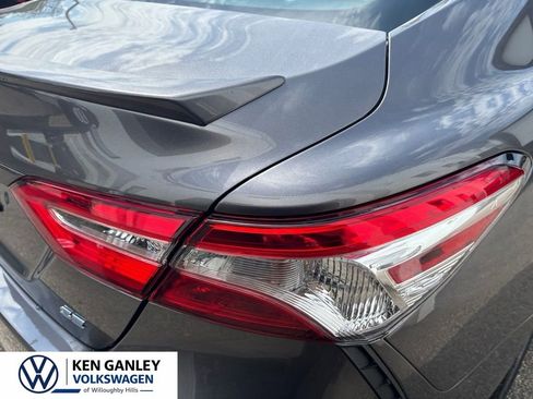 Used 2020 Toyota Camry SE FWD image 8