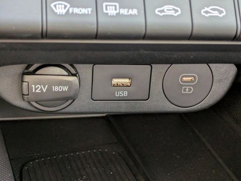 Used 2025 Hyundai Elantra SEL image 20