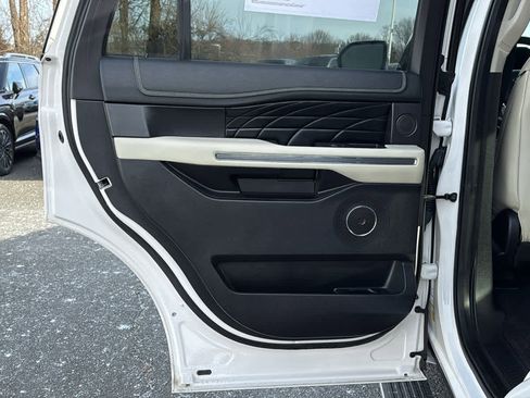 Used 2018 Ford Expedition Platinum image 24