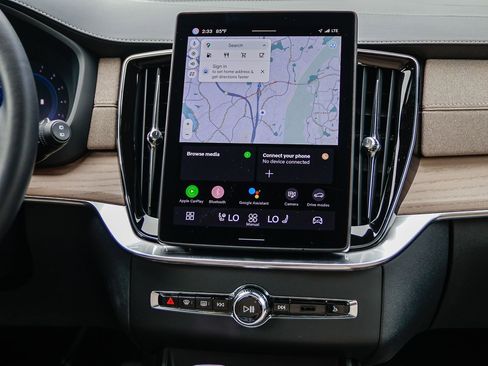 Certified 2025 Volvo XC90 B5 Plus image 15