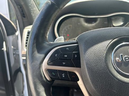 Used 2017 Jeep Grand Cherokee Limited AWD/4WD image 4