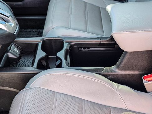 Used 2019 Honda CR-V Touring image 22