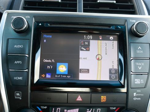 Used 2017 Toyota Camry XLE w/ Moonroof Package image 36