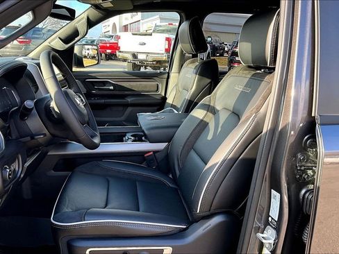 New 2026 RAM 1500 Laramie AWD/4WD image 9