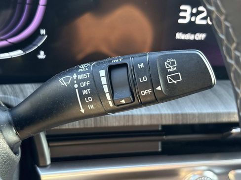 Used 2025 Kia Telluride EX w/ EX Captain's Chair Package image 30