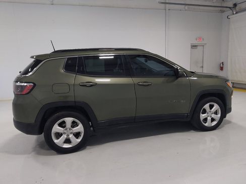 Used 2021 Jeep Compass Latitude FWD image 10