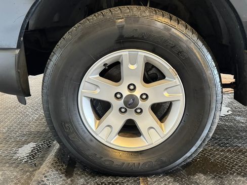 Used 2005 Ford Explorer Sport Trac XLS AWD/4WD image 31