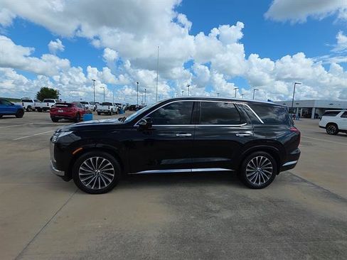 Used 2024 Hyundai Palisade Calligraphy FWD image 3