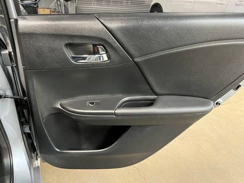 Used 2016 Honda Accord EX-L image 13