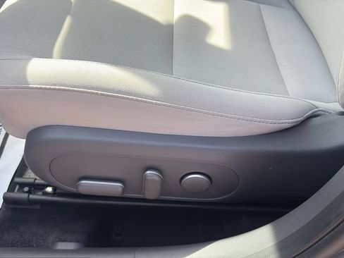 Used 2025 Hyundai Kona SEL AWD/4WD image 16