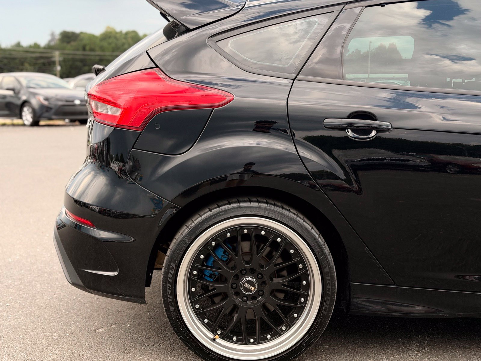 Used 2017 Ford Focus RS AWD/4WD image 9