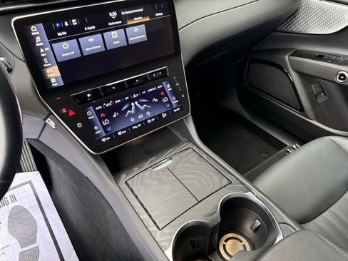 Certified 2023 Maserati Grecale Modena image 18