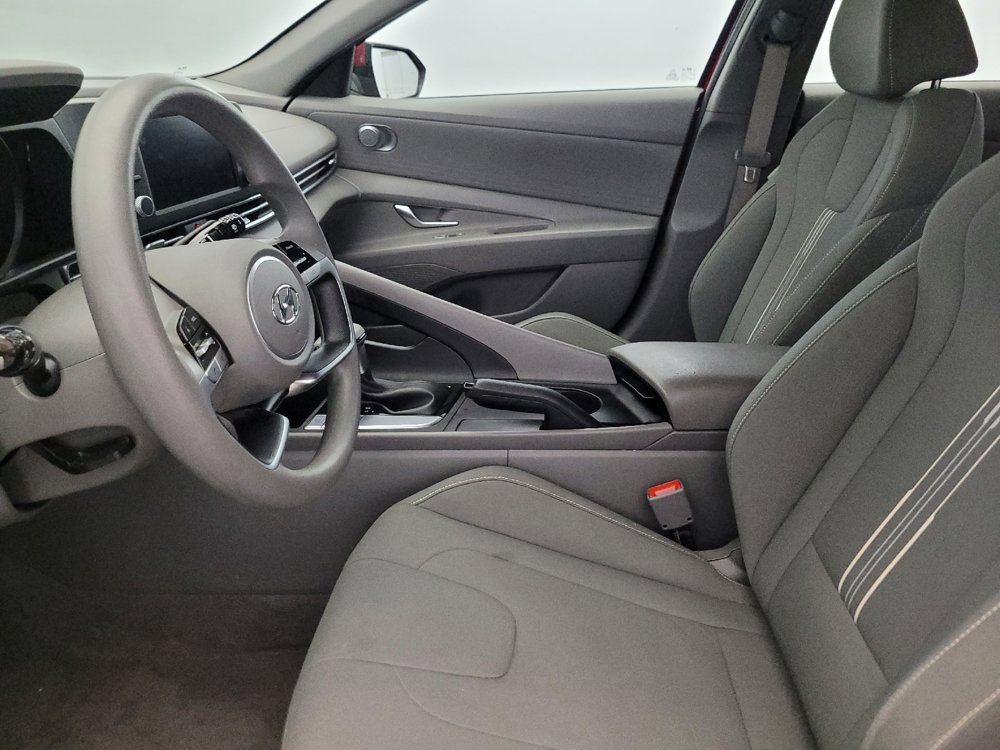 Used 2023 Hyundai Elantra SEL w/ Cargo Package FWD image 17