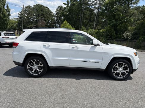 Used 2018 Jeep Grand Cherokee Limited RWD image 9