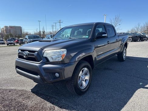 Used 2012 Toyota Tacoma 4x4 Double Cab w/ TRD Sport Pkg image 2