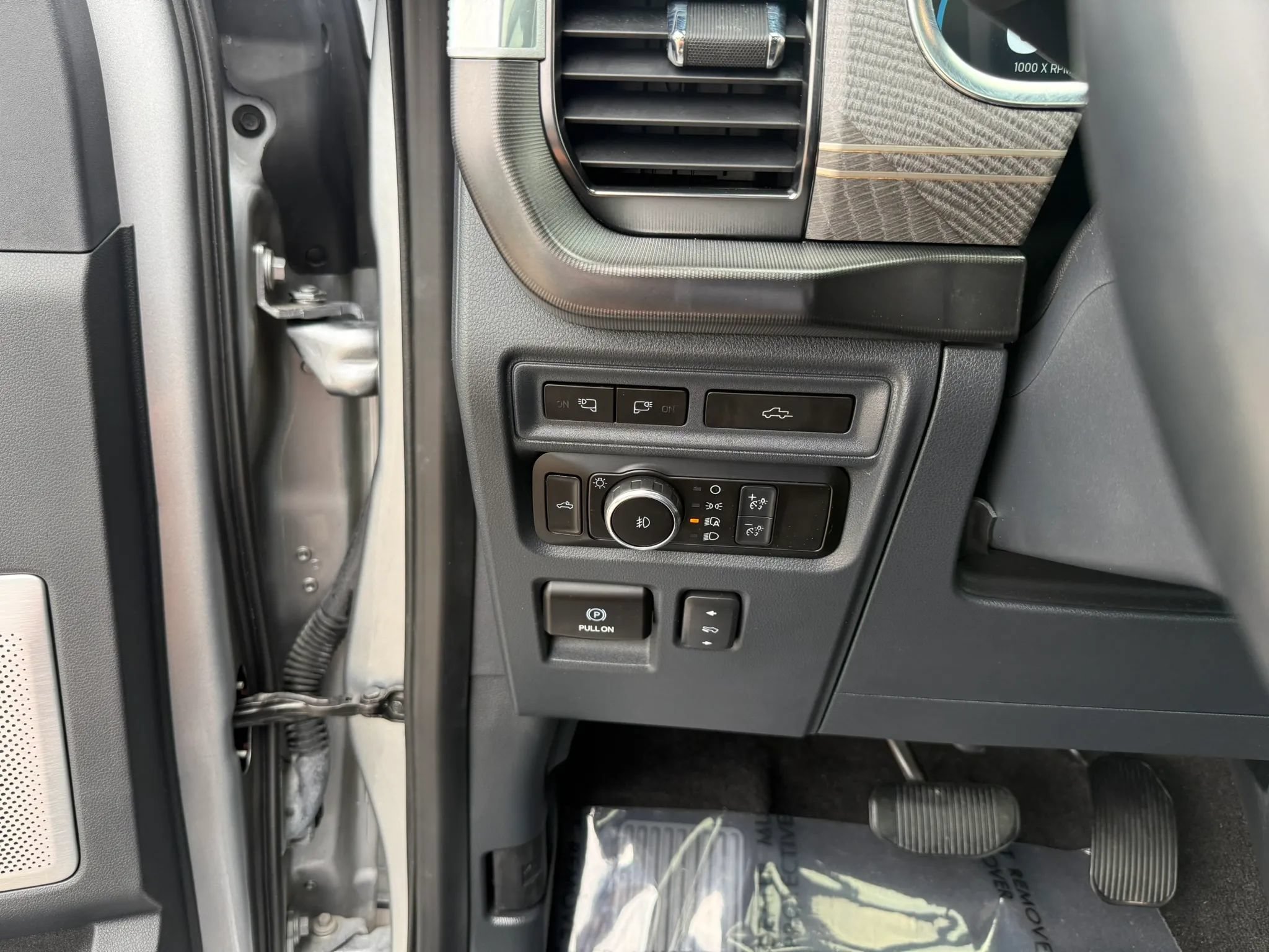 Used 2023 Ford F150 Platinum w/ Equipment Group 701A High AWD/4WD image 30