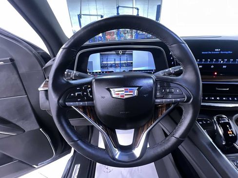 Used 2023 Cadillac Escalade Premium Luxury image 15