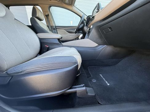 Used 2019 Hyundai Santa Fe SEL image 13