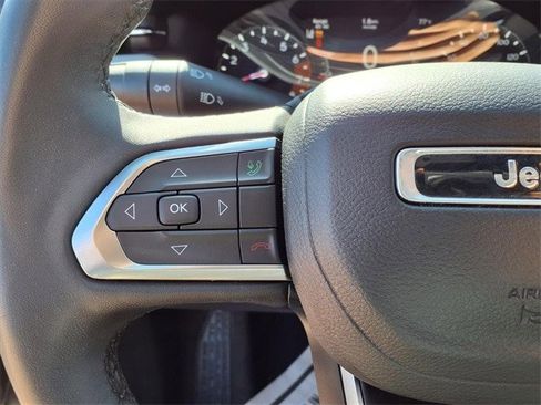 Certified 2024 Jeep Compass Limited image 9