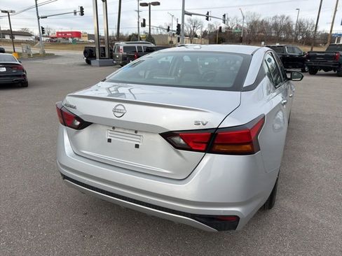 Used 2024 Nissan Altima 2.5 SV image 17
