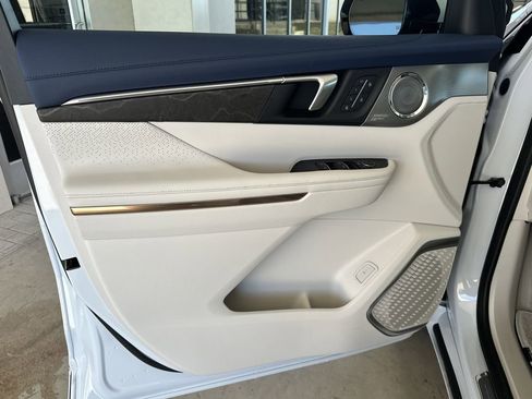 New 2026 Buick Enclave Avenir w/ Super Cruise Package image 10