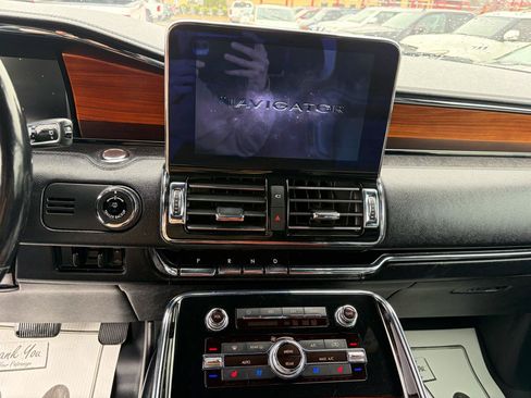 Used 2019 Lincoln Navigator Reserve AWD/4WD image 11