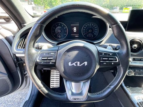 Used 2023 Kia Stinger GT-Line w/ Sun & Sound Package RWD image 11