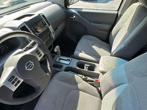 Used 2018 Nissan Frontier SV image 22