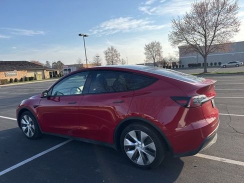 Used 2023 Tesla Model Y Long Range image 8