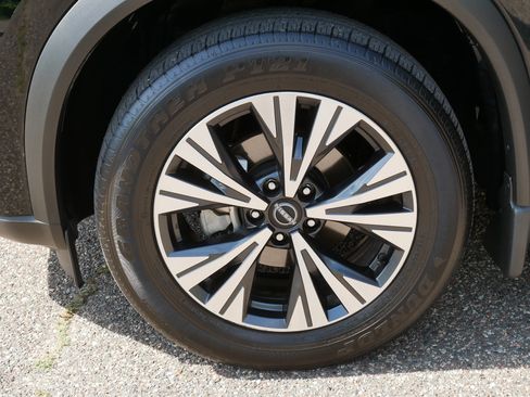 Certified 2023 Nissan Rogue SV w/ SV Premium B Package AWD/4WD image 15