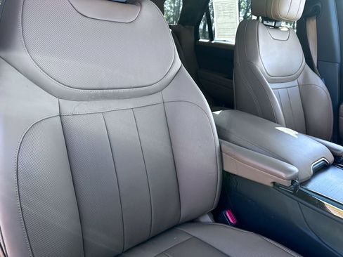 Used 2024 Land Rover Range Rover Sport SE image 40