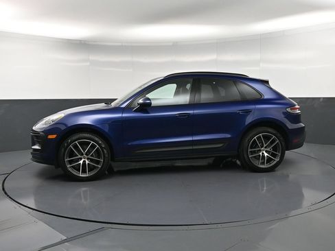 Certified 2026 Porsche Macan AWD/4WD image 3