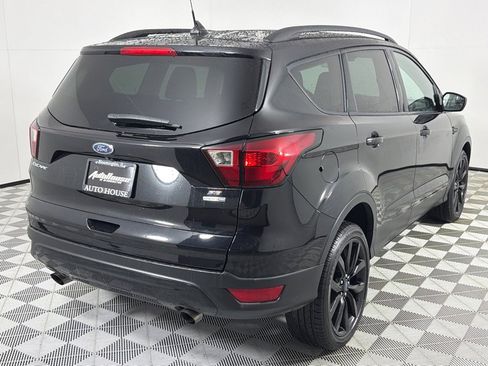 Used 2019 Ford Escape SE image 5